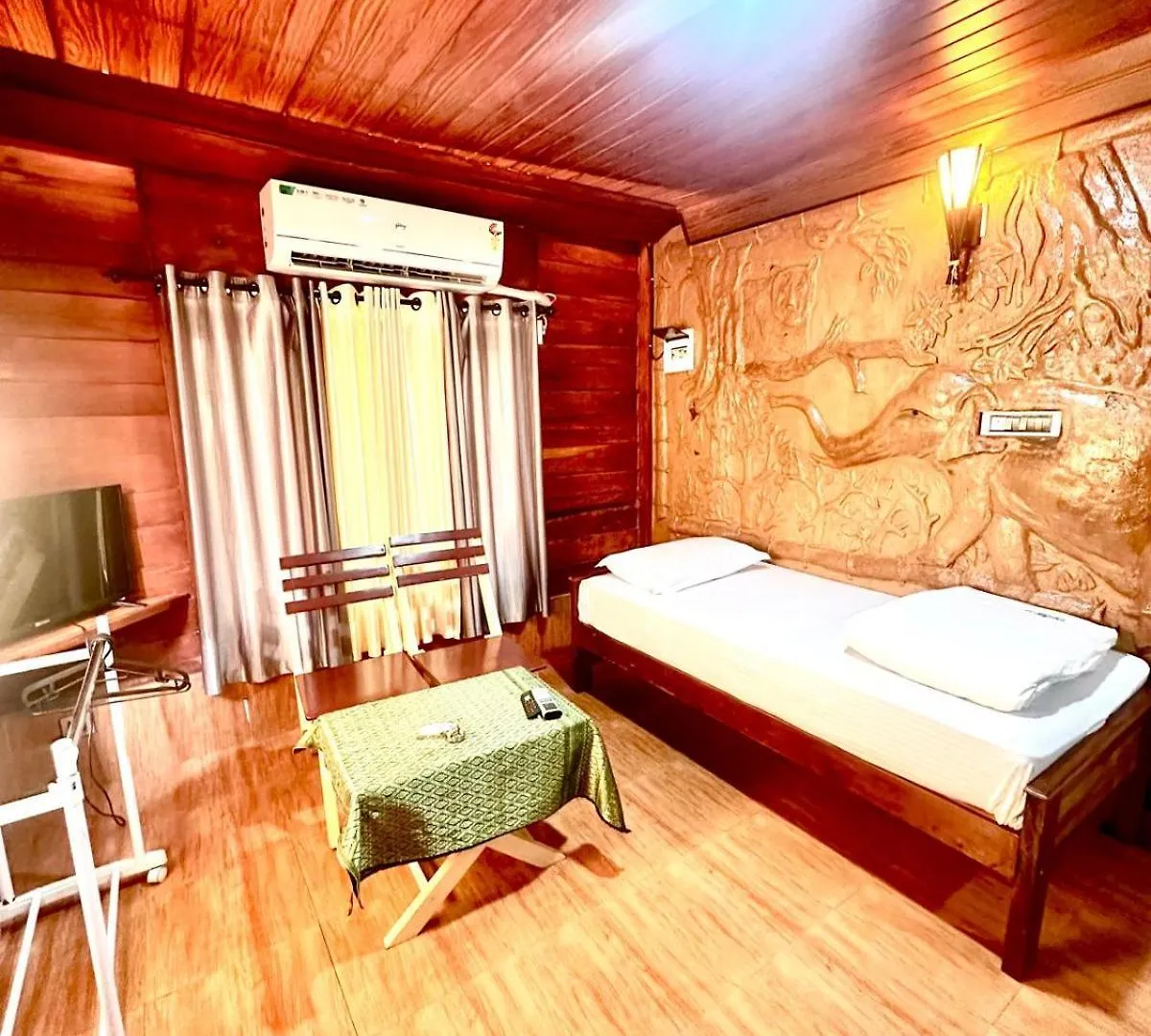 *** Resort Pugmarks Jungle Lodge Chegat India