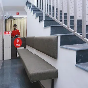 3* Hotel Oyo Chaithanya Complex