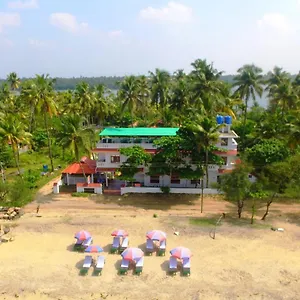 2* Bed & Breakfast Cherai Residency